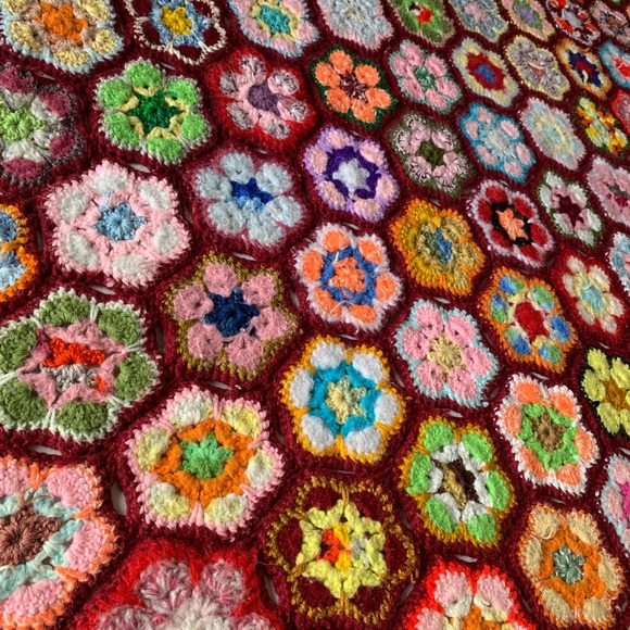 Beautiful Handmade Bohemian flare crocheted floral Afghan throw style blanket - Picture 4 of 6